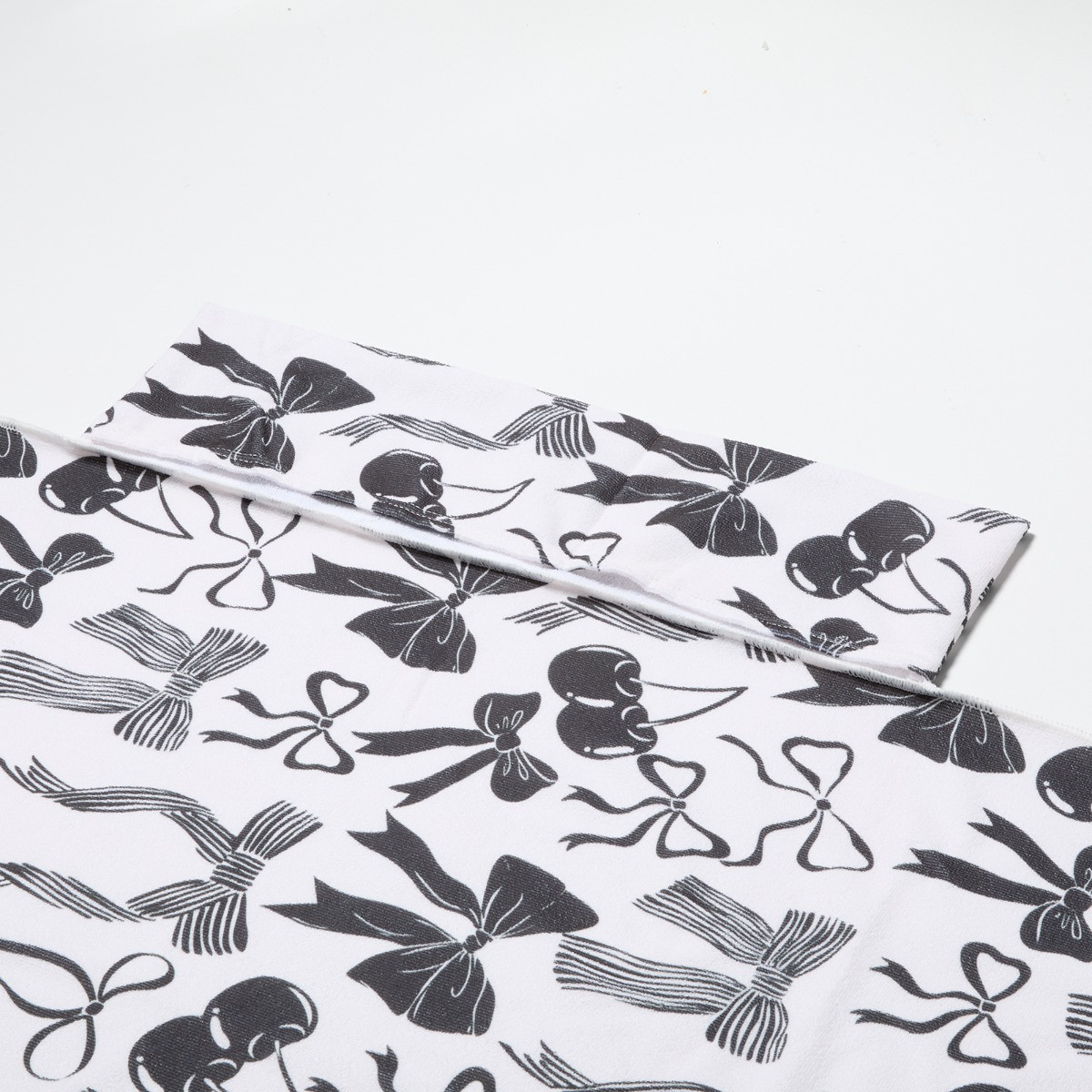 OHS Cherry Bow Print Beach Towel in a Bag - Monochrome>
