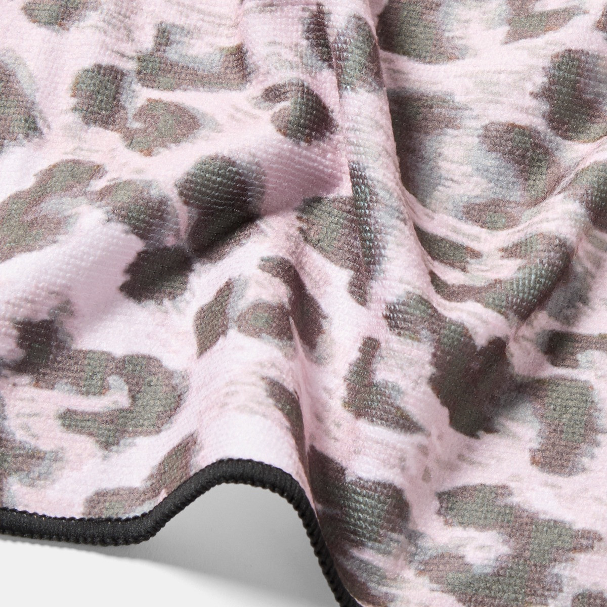 OHS Leopard Print Beach Towel in a Bag - Monochrome>