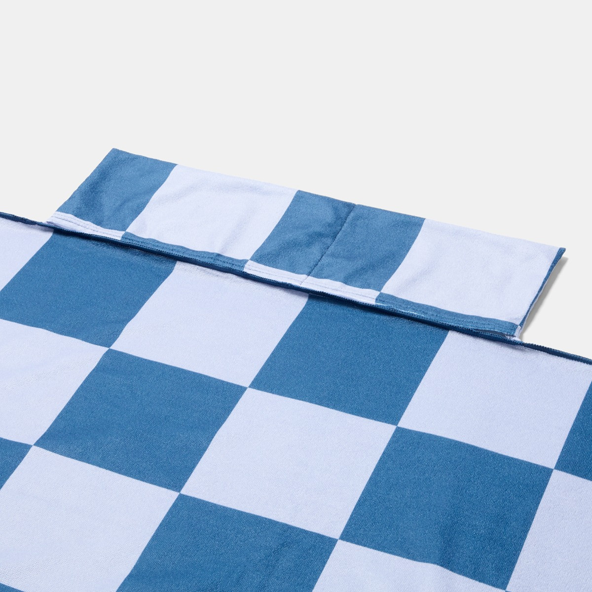 OHS Checkerboard Beach Towel in a Bag - Blue>