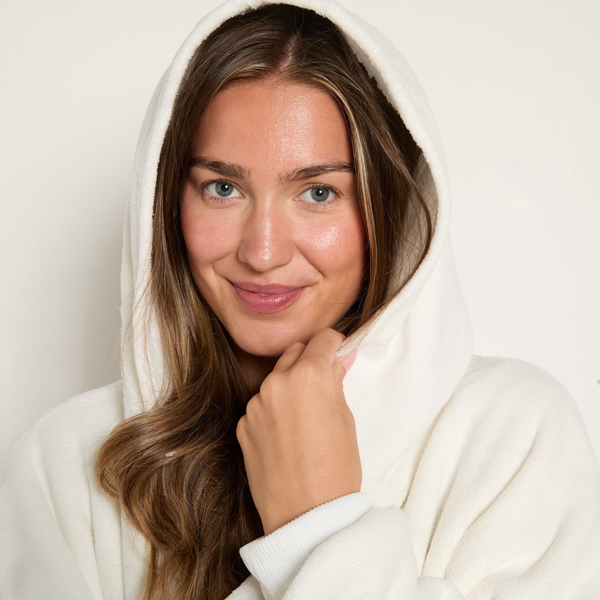 OHS Supersoft Hoodie Blanket - Cream>