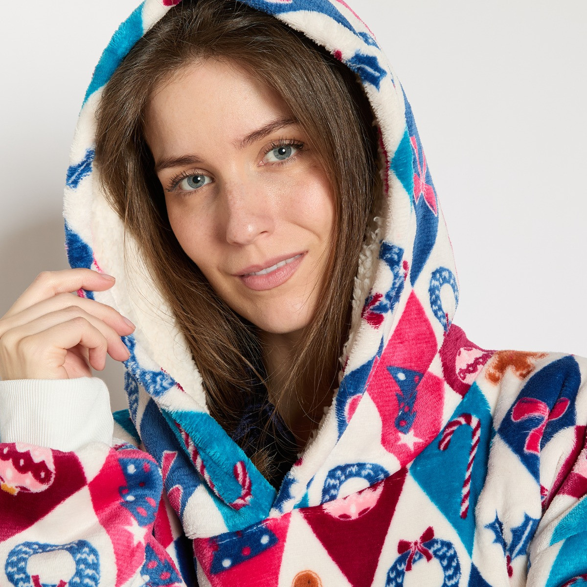 OHS Festive Harlequin Print Hoodie Blanket - Multi>