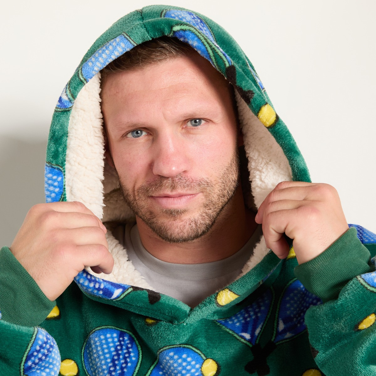 OHS Cosy Adults Padel Print Hoodie Blanket - Green>