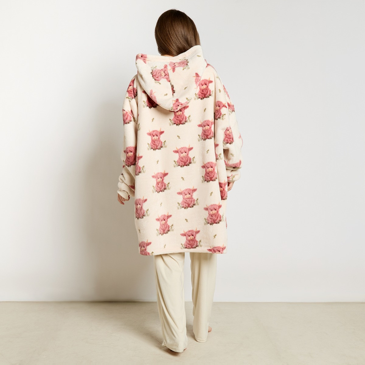OHS Harry The Highland Cow Hoodie Blanket - Cream>