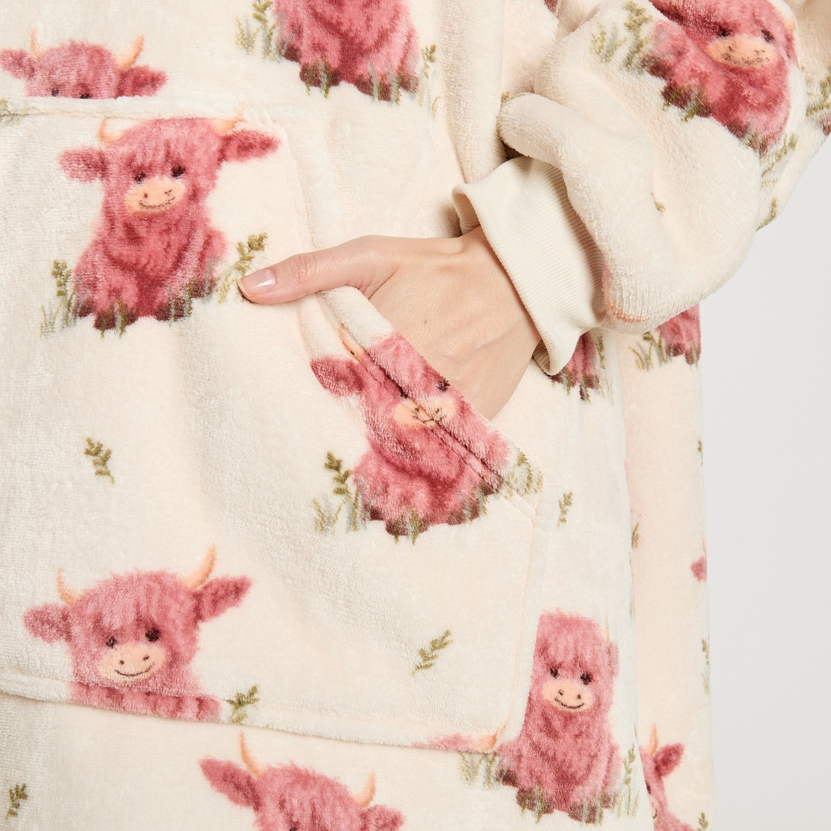 OHS Harry The Highland Cow Hoodie Blanket - Cream>