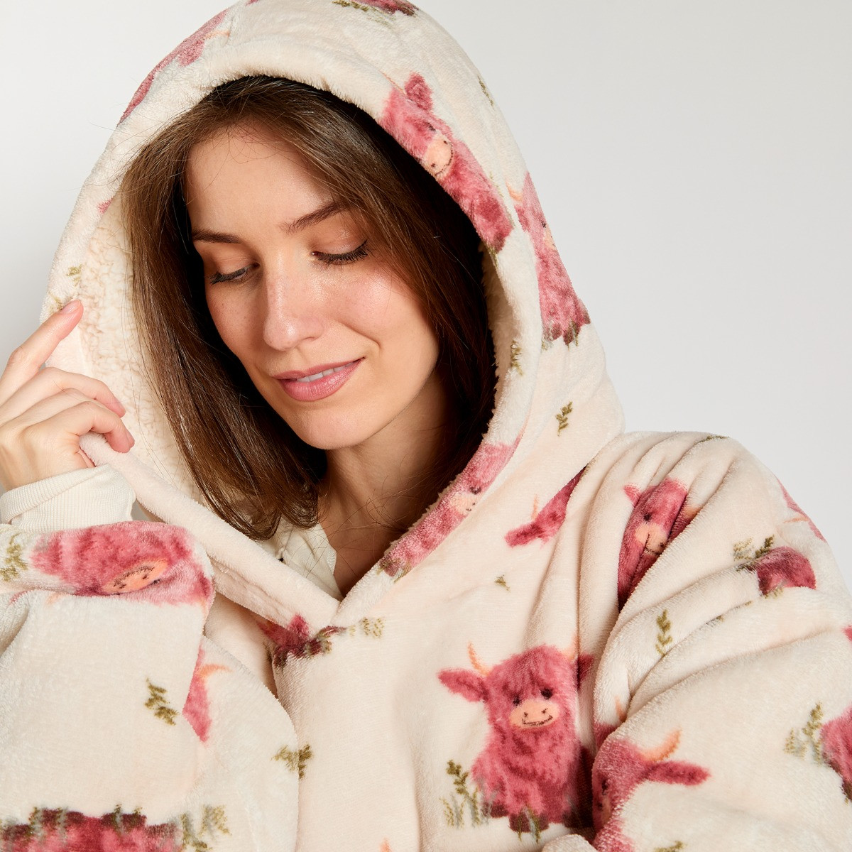 OHS Harry The Highland Cow Hoodie Blanket - Cream>