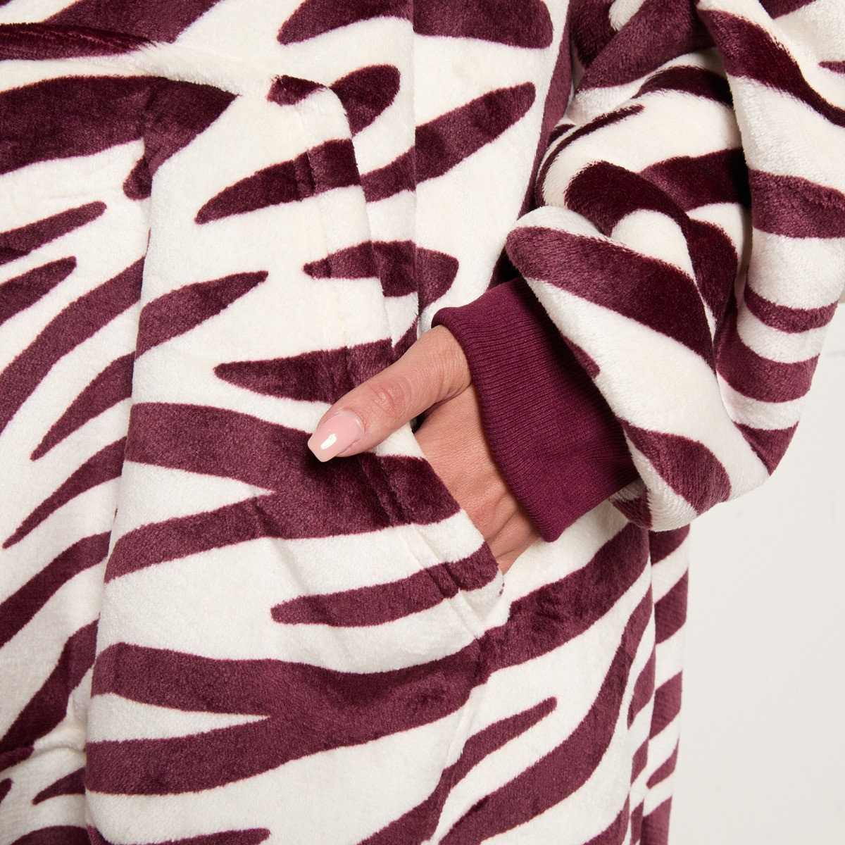 OHS Cosy Adults Zebra Print Hoodie Blanket - Burgundy/Cream>