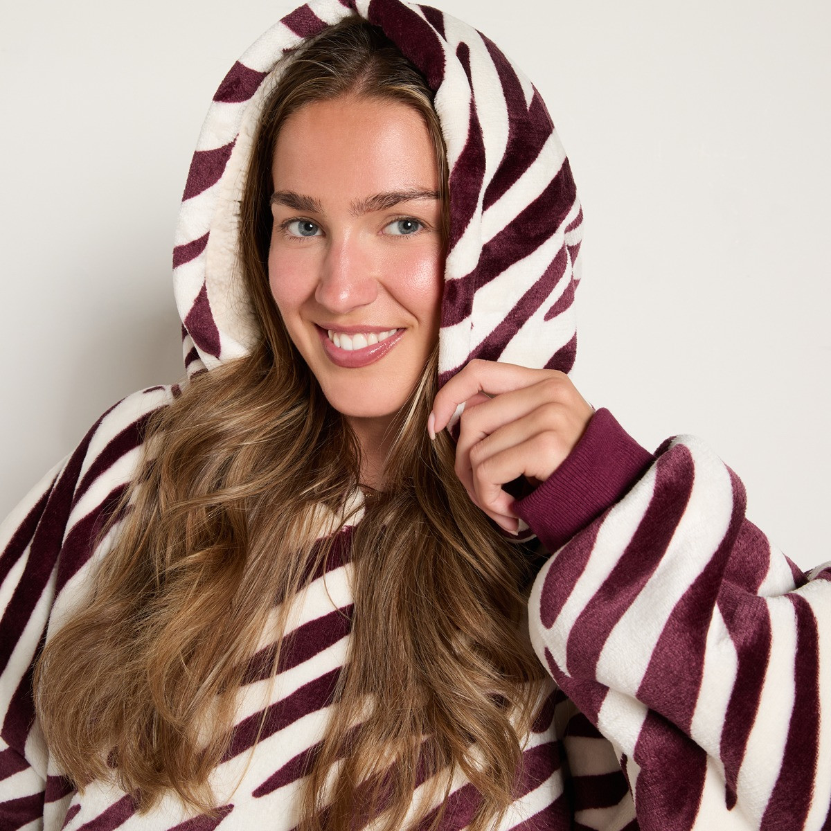 OHS Cosy Adults Zebra Print Hoodie Blanket - Burgundy/Cream>