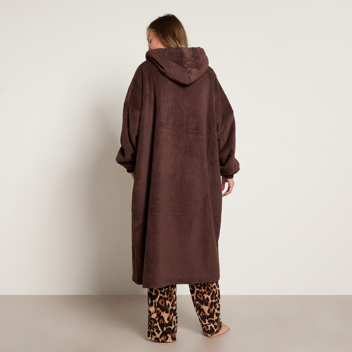 OHS Extra-Long Sherpa Hoodie Blanket - Brown>