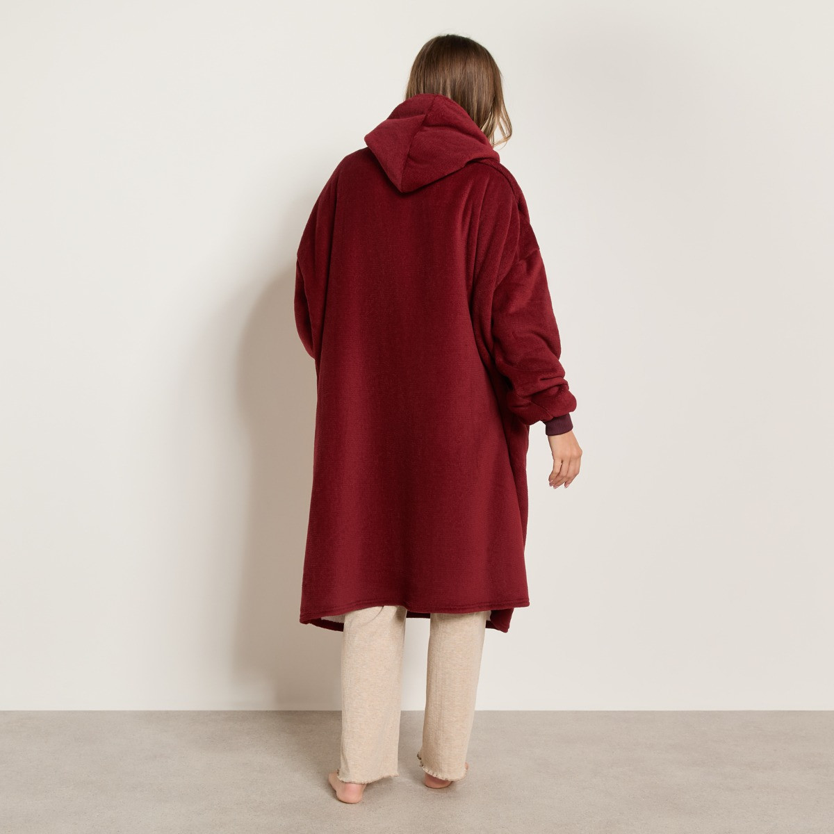 OHS Extra-Long Sherpa Hoodie Blanket - Burgundy>