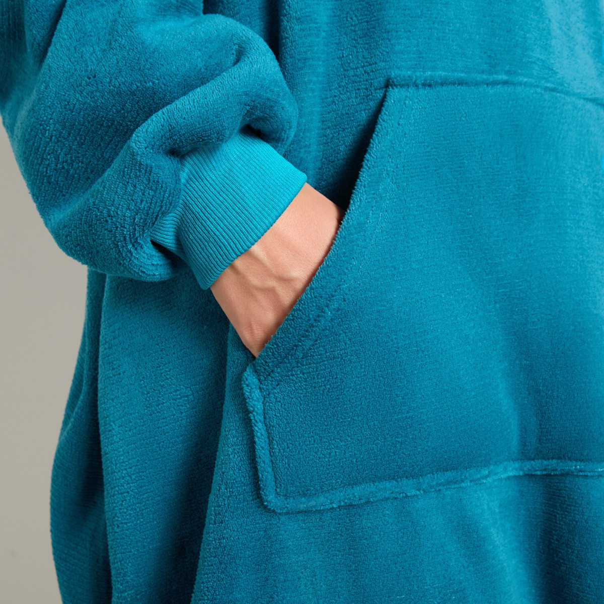 OHS Extra-Long Sherpa Hoodie Blanket - Teal>