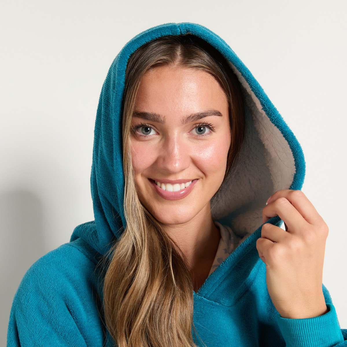 OHS Extra-Long Sherpa Hoodie Blanket - Teal>