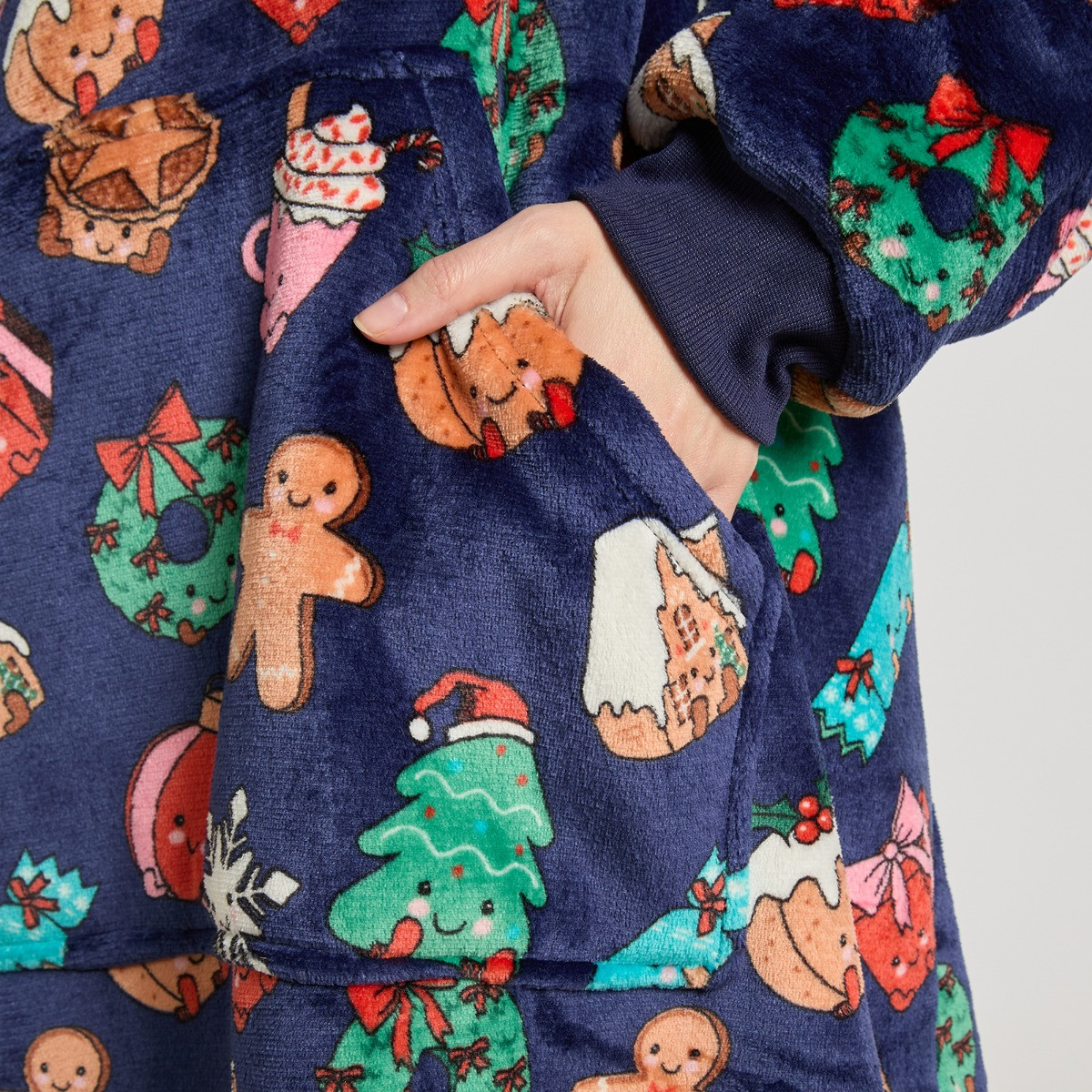 OHS Christmas Sweetie Pies Print Extra Long Hoodie Blanket - Navy>