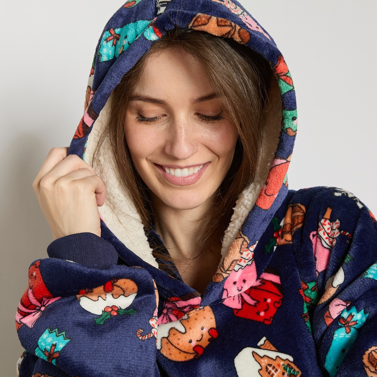 OHS Christmas Sweetie Pies Print Extra Long Hoodie Blanket - Navy>
