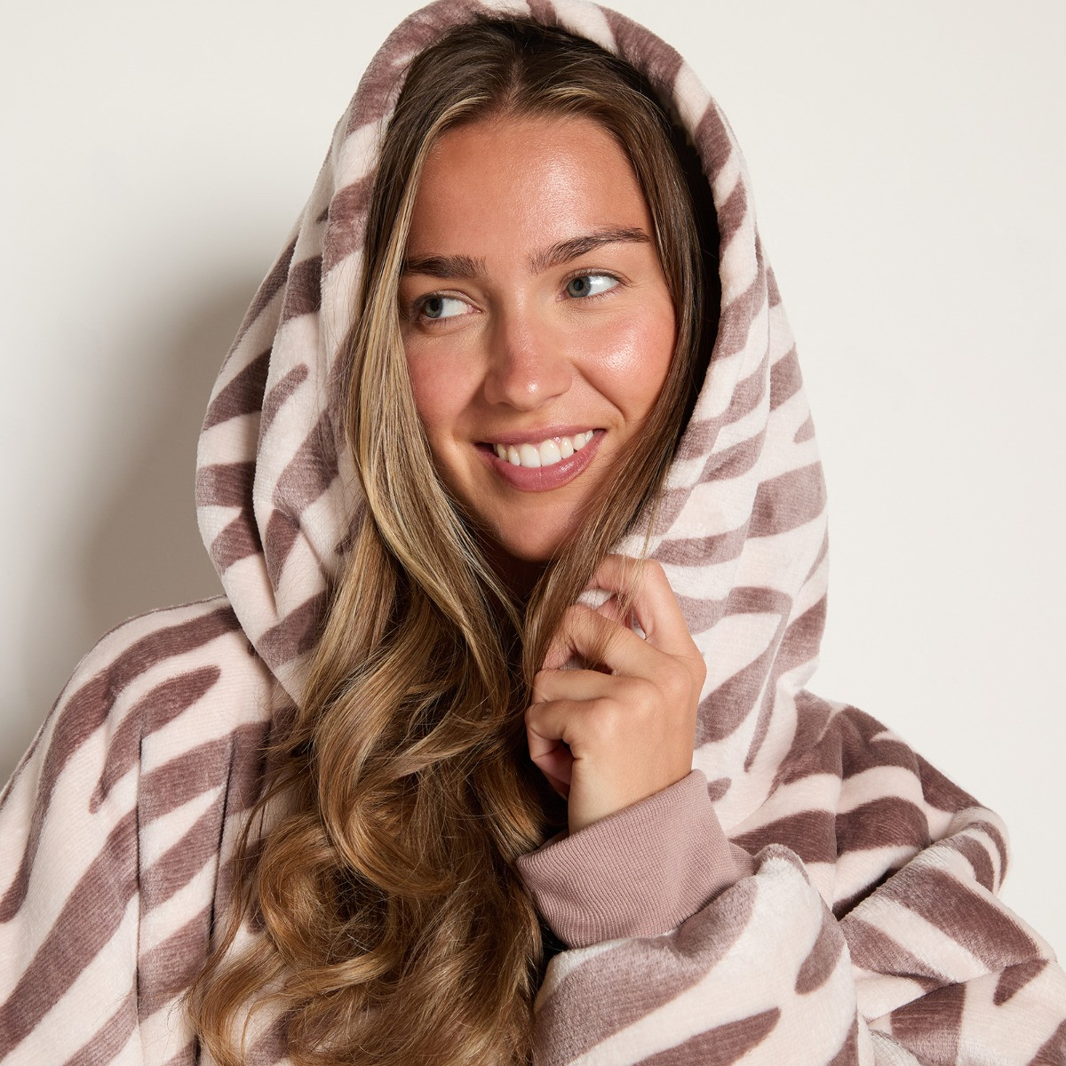 OHS Superosft Adults Extra Long Zebra Print Hoodie Blanket - Beige>
