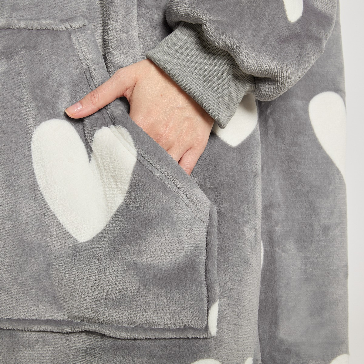 OHS Heart Print Extra Long Hoodie Blanket - Charcoal>