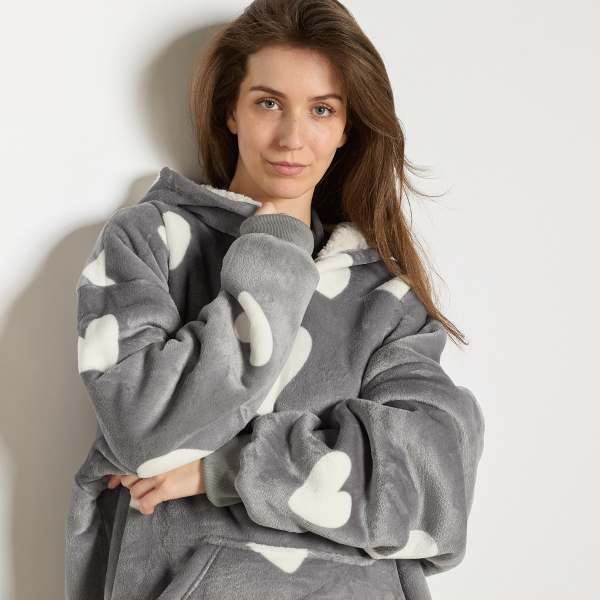 OHS Heart Print Extra Long Hoodie Blanket - Charcoal>