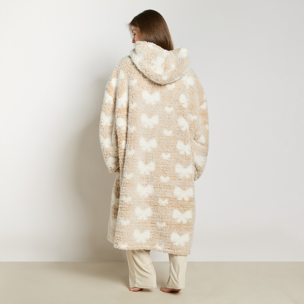 OHS Cosy Adults Bows Extra Long Teddy Marl Hoodie Blanket - Beige>
