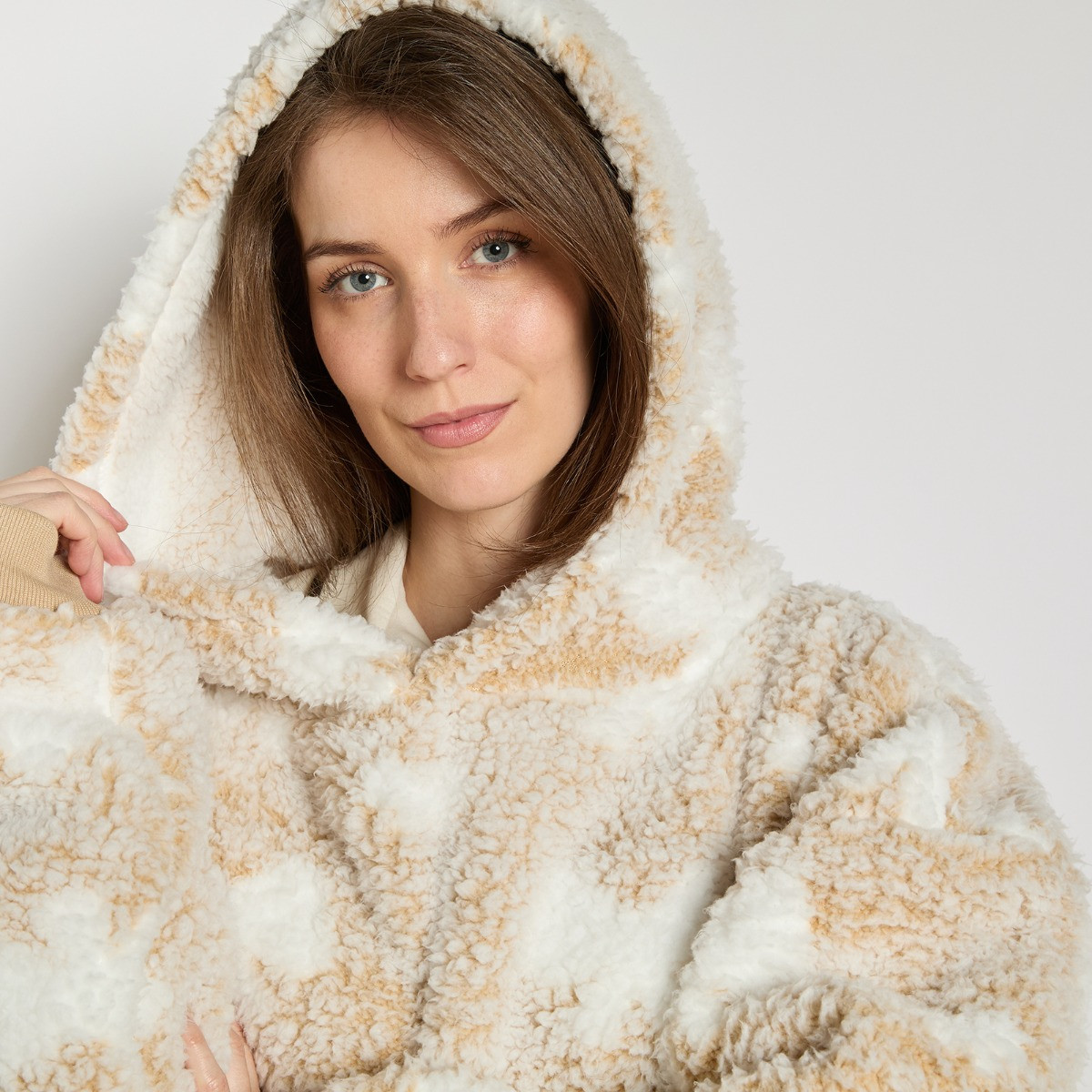 OHS Cosy Adults Bows Extra Long Teddy Marl Hoodie Blanket - Beige>