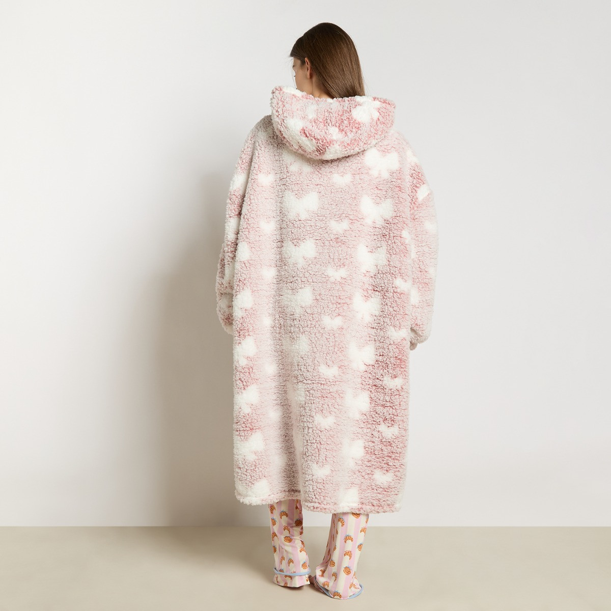 OHS Cosy Adults Bows Extra Long Teddy Marl Hoodie Blanket - Blush>