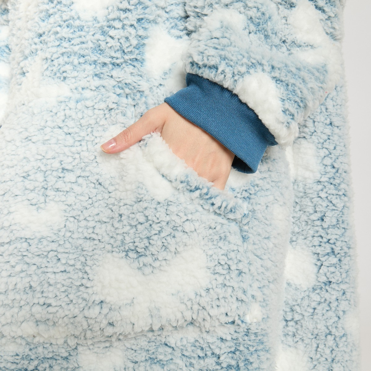 OHS Cosy Adults Bows Extra Long Teddy Marl Hoodie Blanket - Navy>