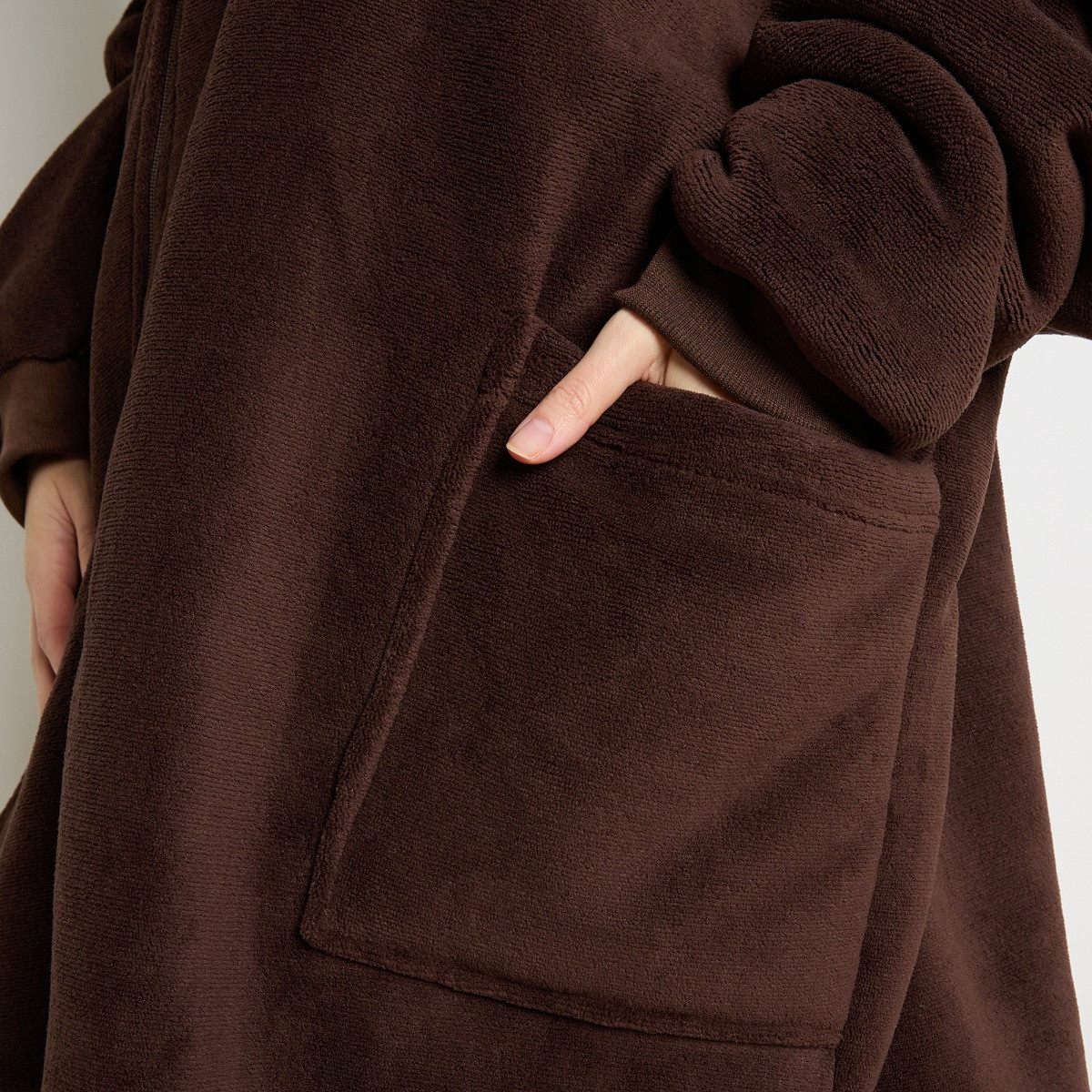 OHS Zipper Hoodie Blanket - Brown>