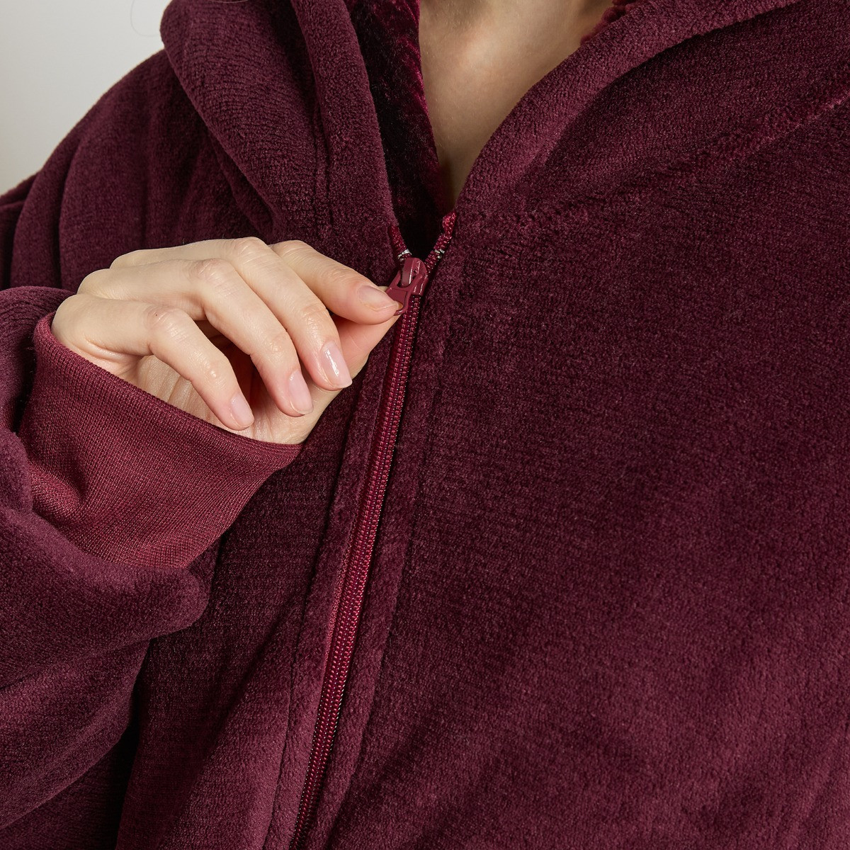OHS Zipper Hoodie Blanket - Burgundy>