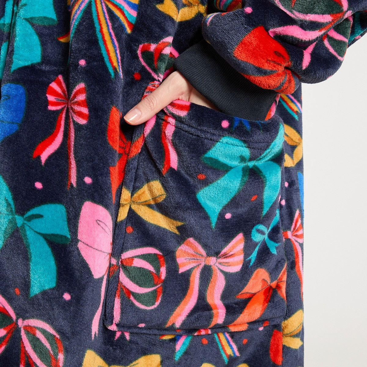 OHS Multi Bow Print Zipper Hoodie Blanket - Navy>
