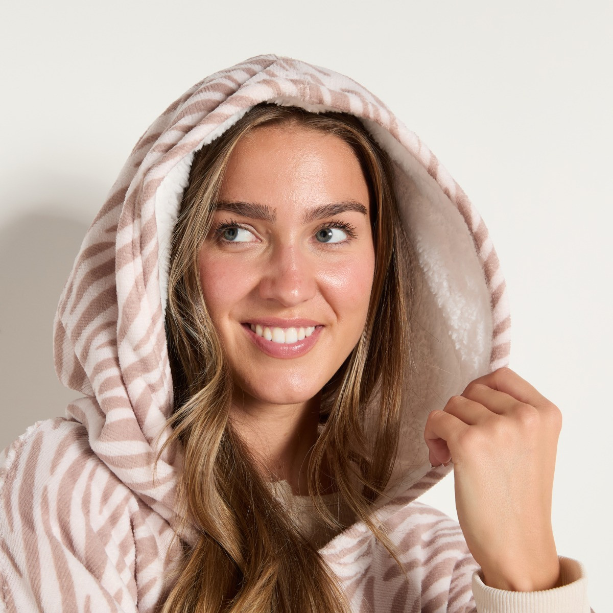 OHS Zebra Print Electric Heated Hoodie Blanket - Beige>