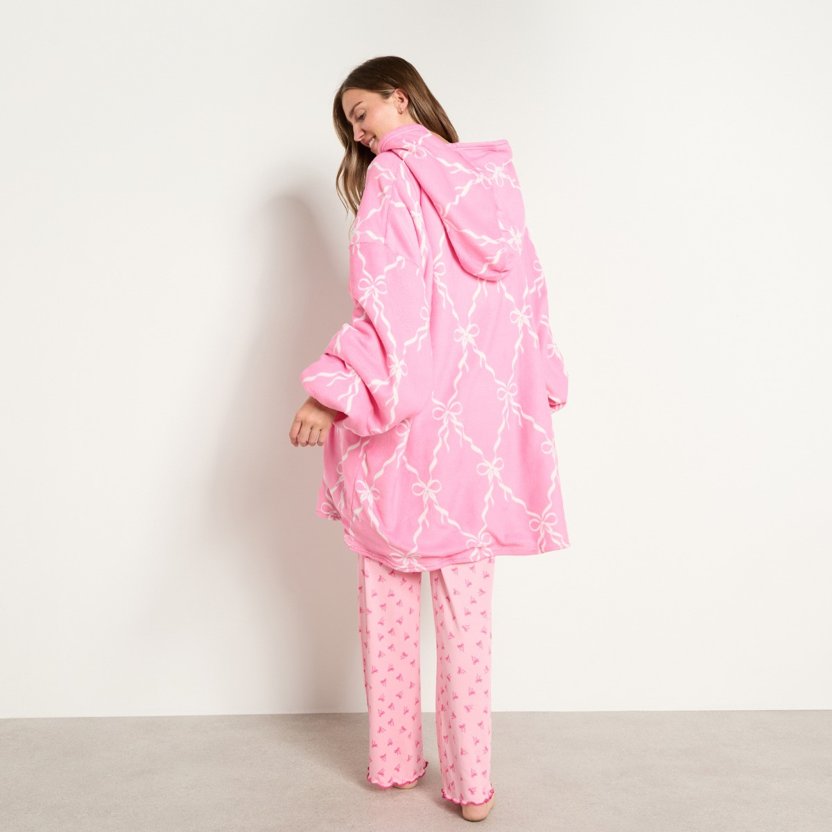 OHS Lattice Bow Print Electric Heated Hoodie Blanket - Pink>