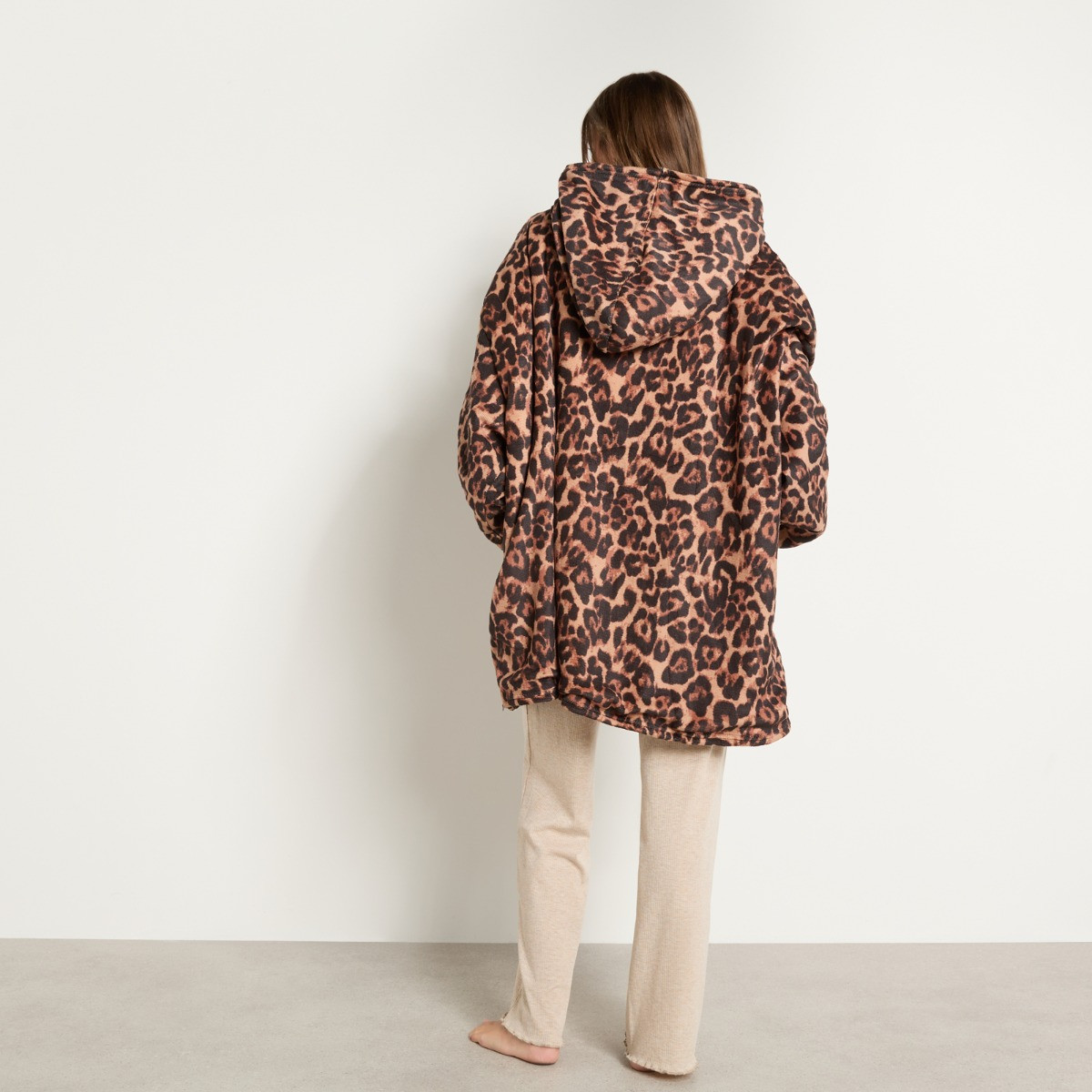 OHS Leopard Print Electric Heated Hoodie Blanket - Natural>