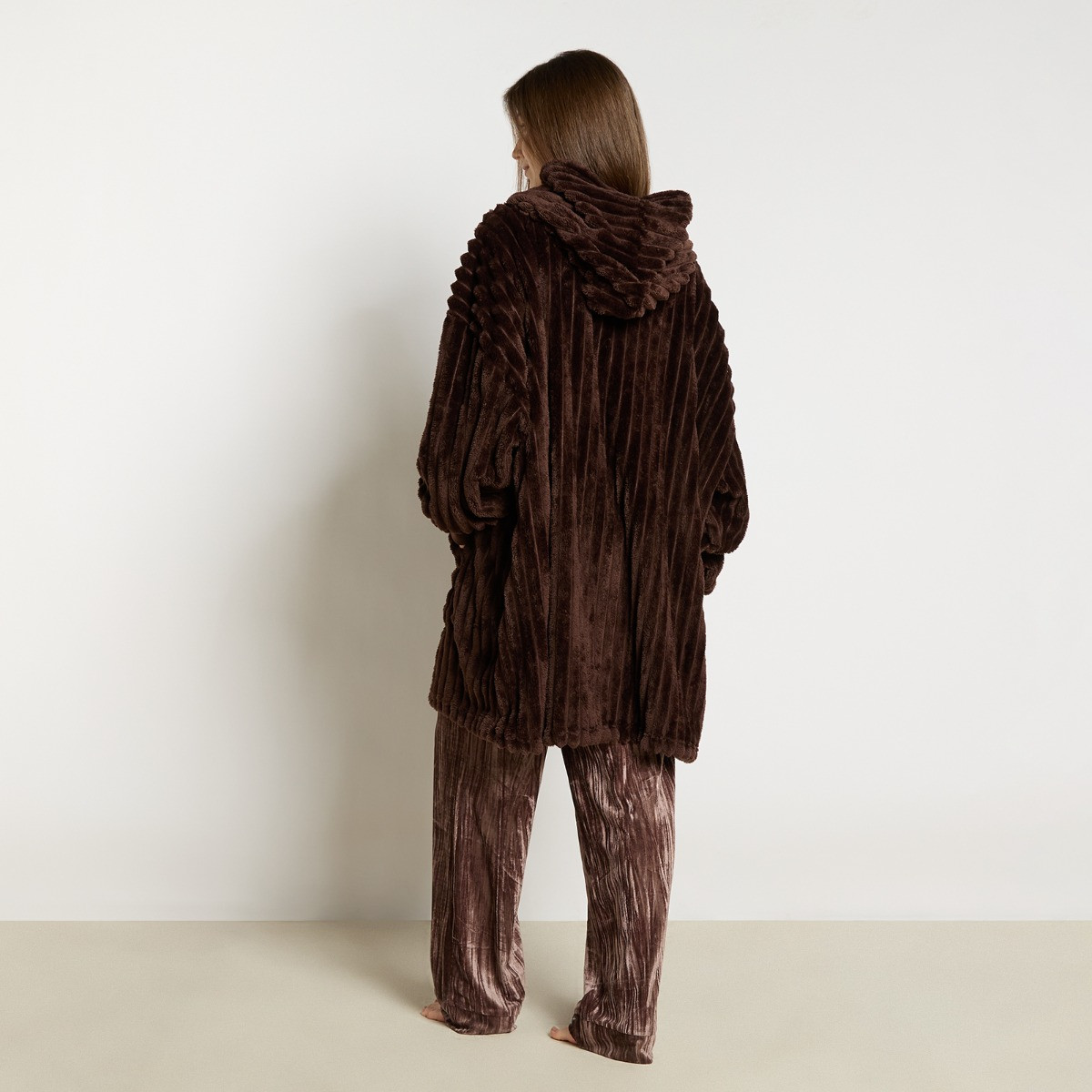 OHS Ribbed Fleece Hoodie Blanket - Brown>