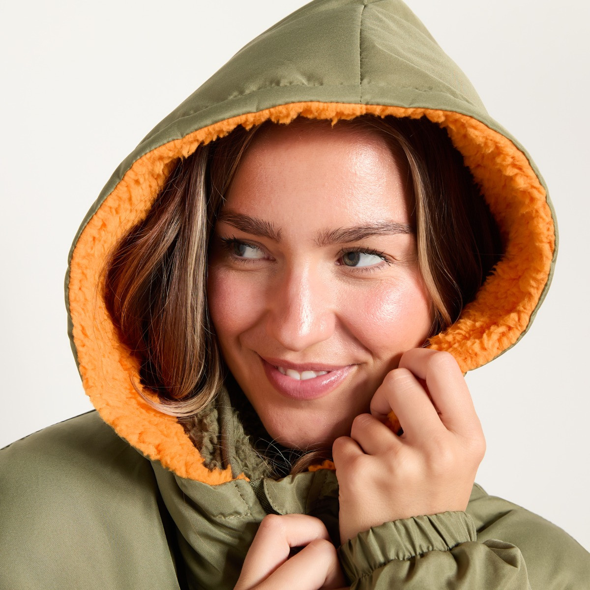 OHS Adults Water Resistant Sherpa Drying Robe - Khaki/Orange>