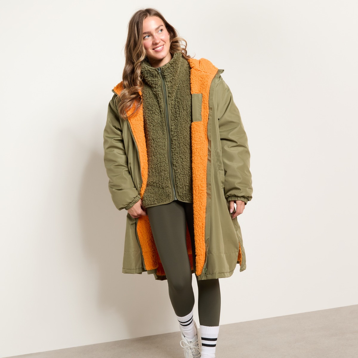 OHS Adults Water Resistant Sherpa Drying Robe - Khaki/Orange>