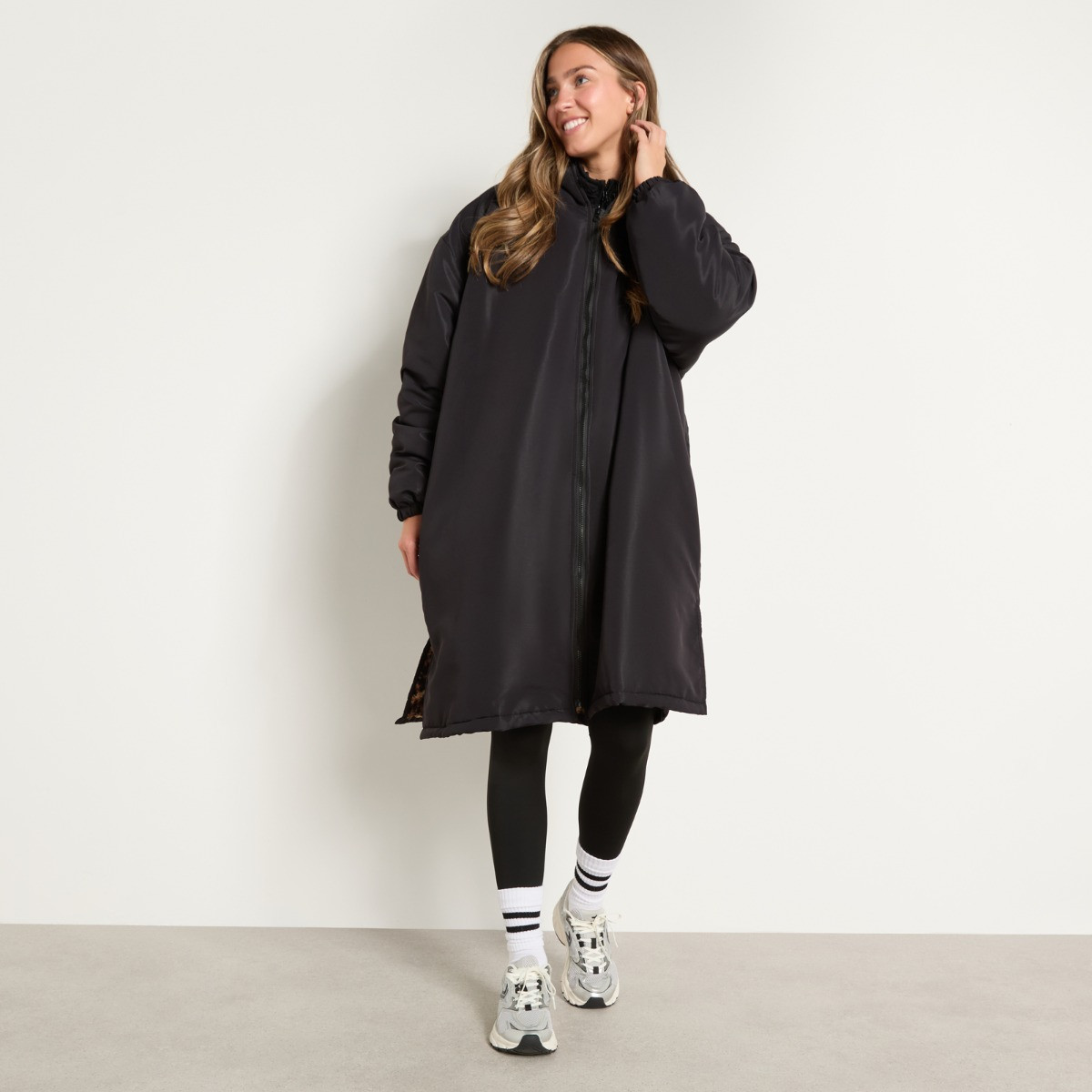OHS Adult Water Resistant Sherpa Drying Robe - Black/Leopard>