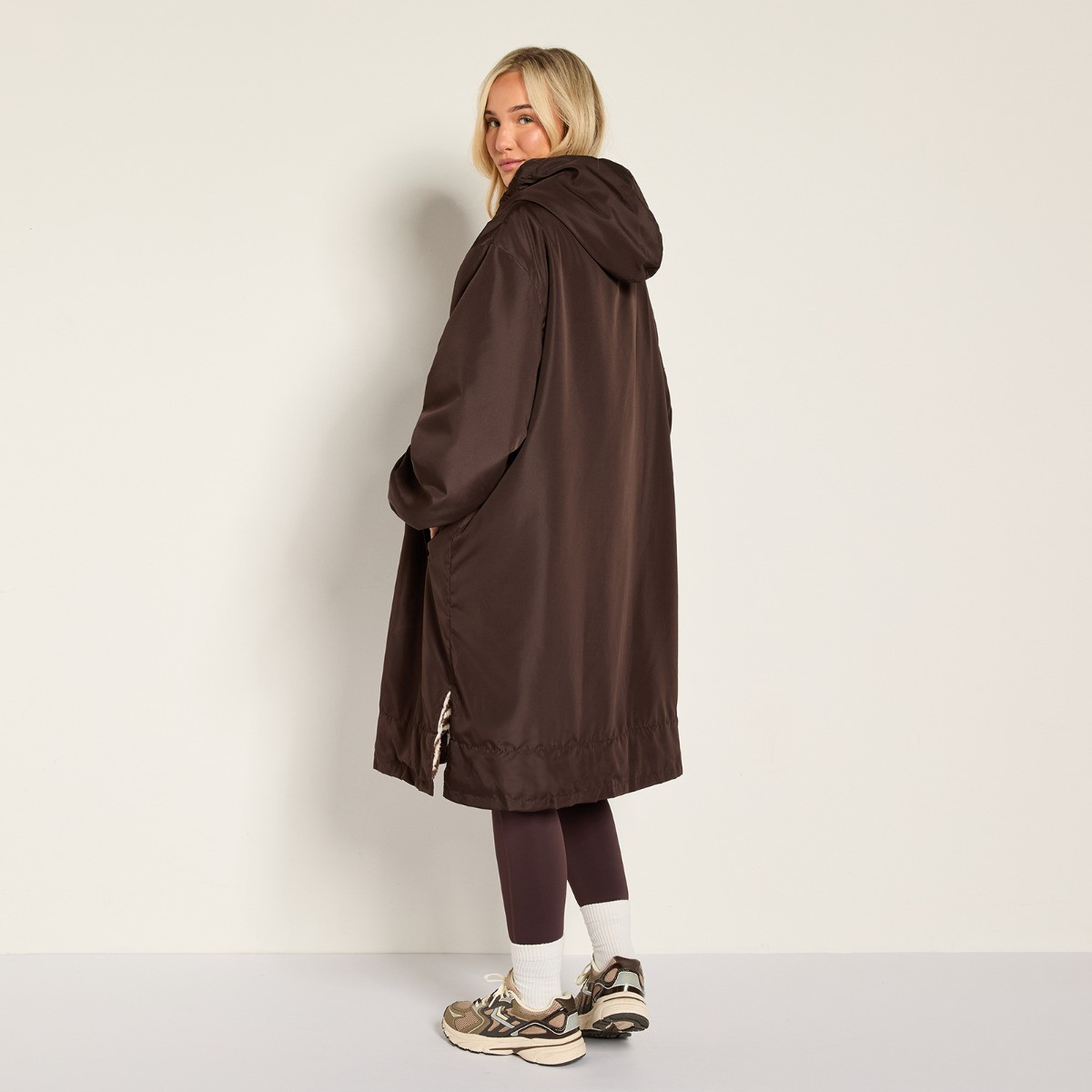 OHS Adult Water Resistant Sherpa Drying Robe - Brown/Zebra>