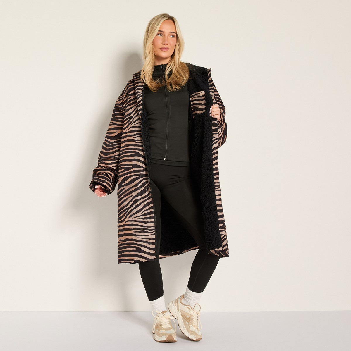 OHS Adults Water Resistant Zebra Print Sherpa Drying Robe - Natural>