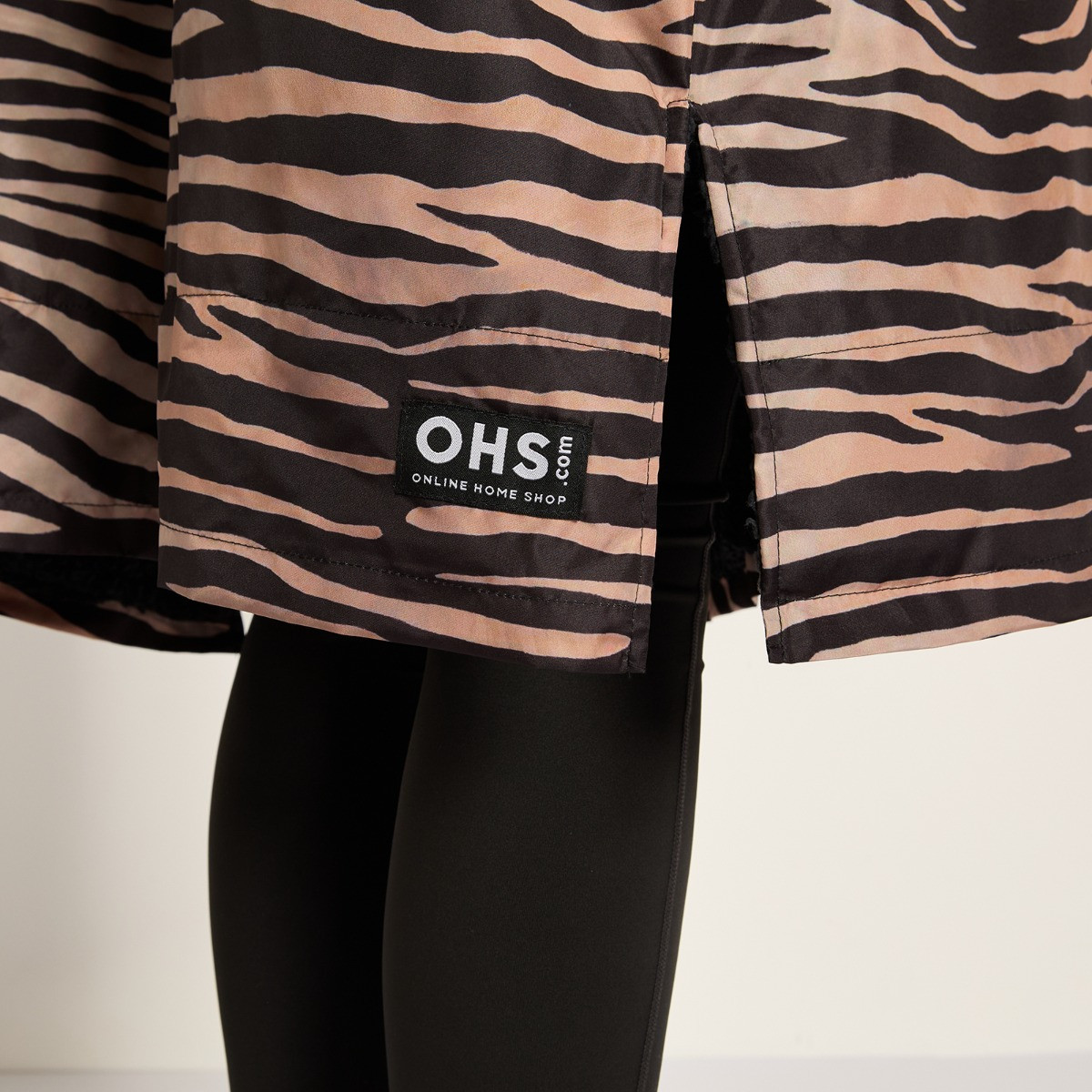 OHS Adults Water Resistant Zebra Print Sherpa Drying Robe - Natural>