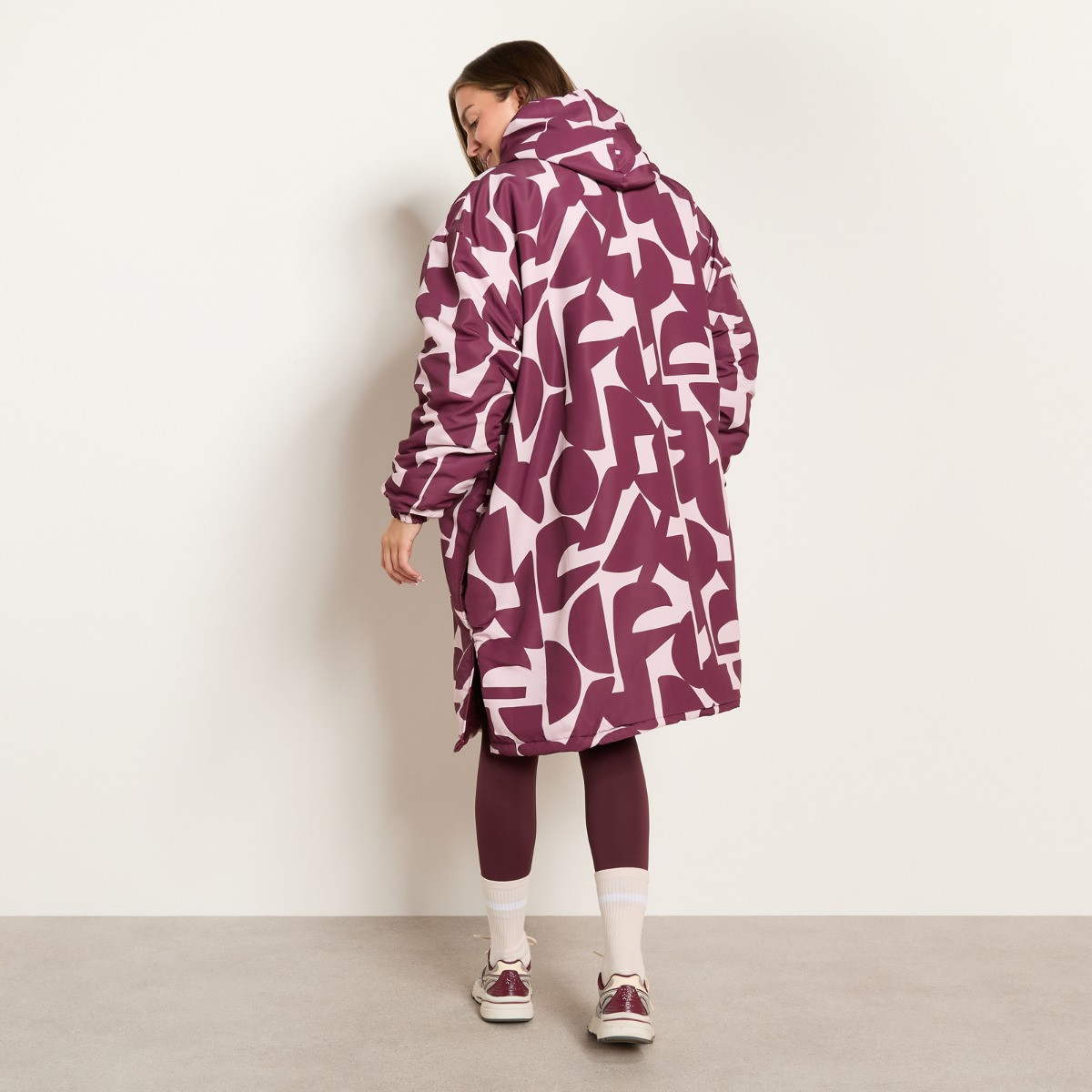OHS Adults Water Resistant Geo Print Sherpa Drying Robe - Burgundy>
