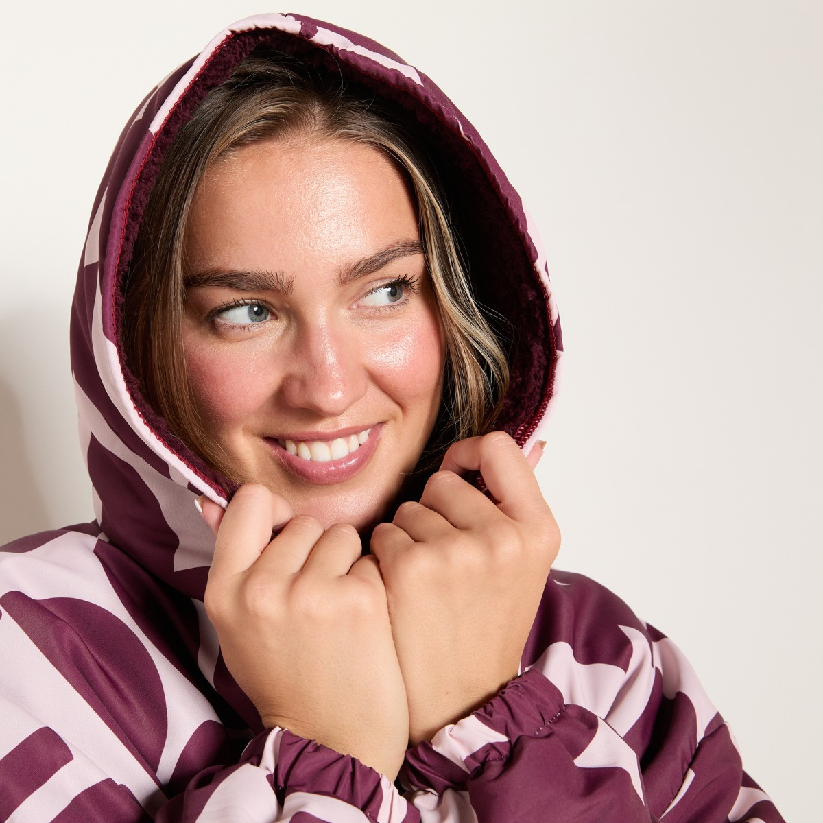 OHS Adults Water Resistant Geo Print Sherpa Drying Robe - Burgundy>