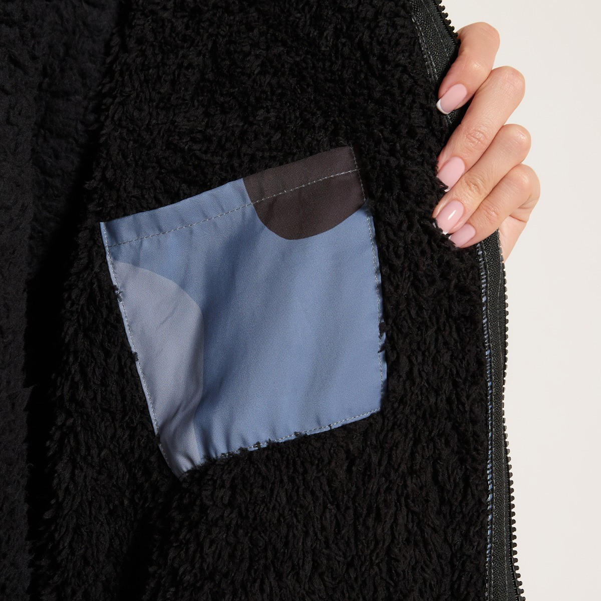 OHS Adults Water Resistant Camo Print Sherpa Drying Robe - Blue/Black>