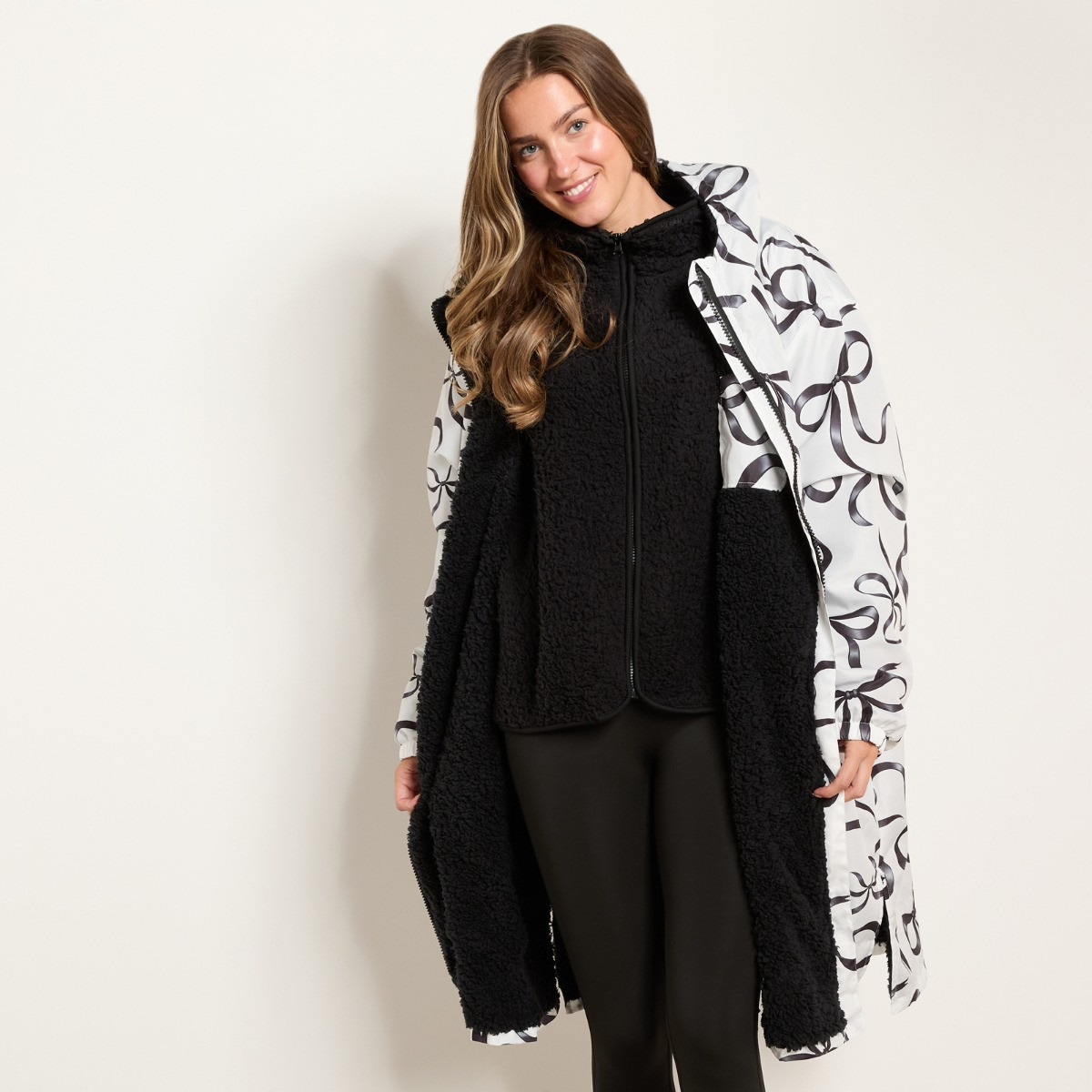 OHS Adults Water Resistant Ribbon Bow Print Sherpa Drying Robe - Monochrome>