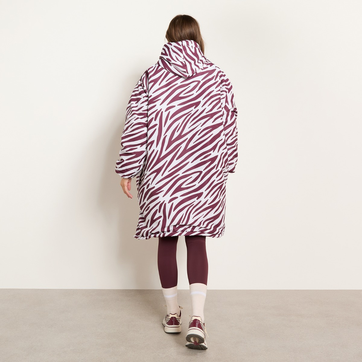 OHS Adults Water Resistant Zebra Print Sherpa Drying Robe - Burgundy>