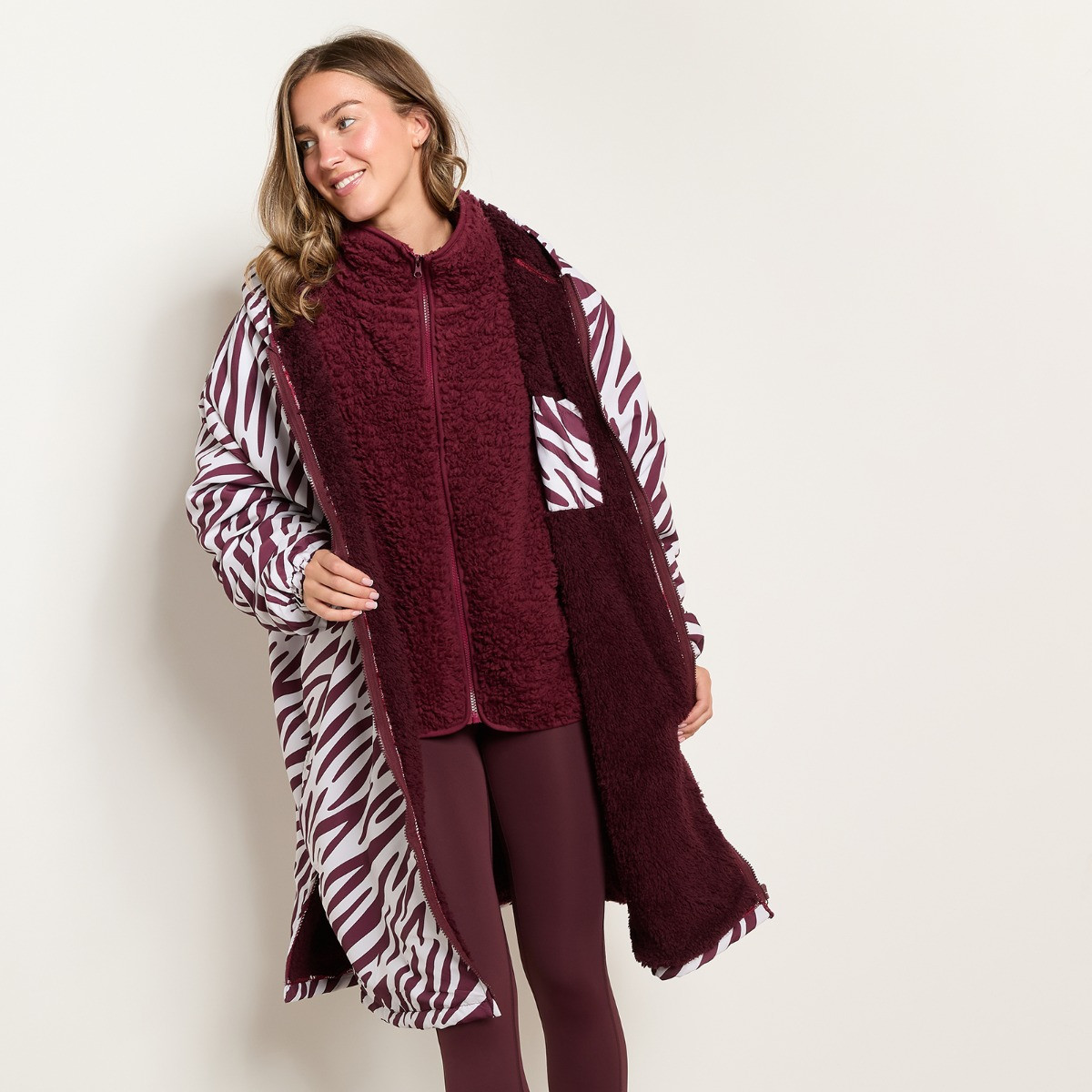 OHS Adults Water Resistant Zebra Print Sherpa Drying Robe - Burgundy>