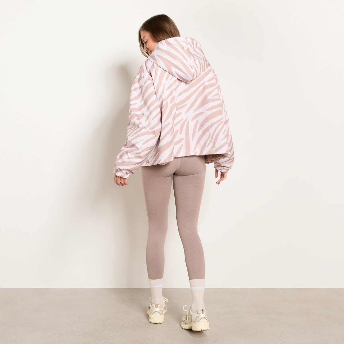 OHS Zebra Print Water Resistant Sherpa Cropped Drying Robe - Beige>