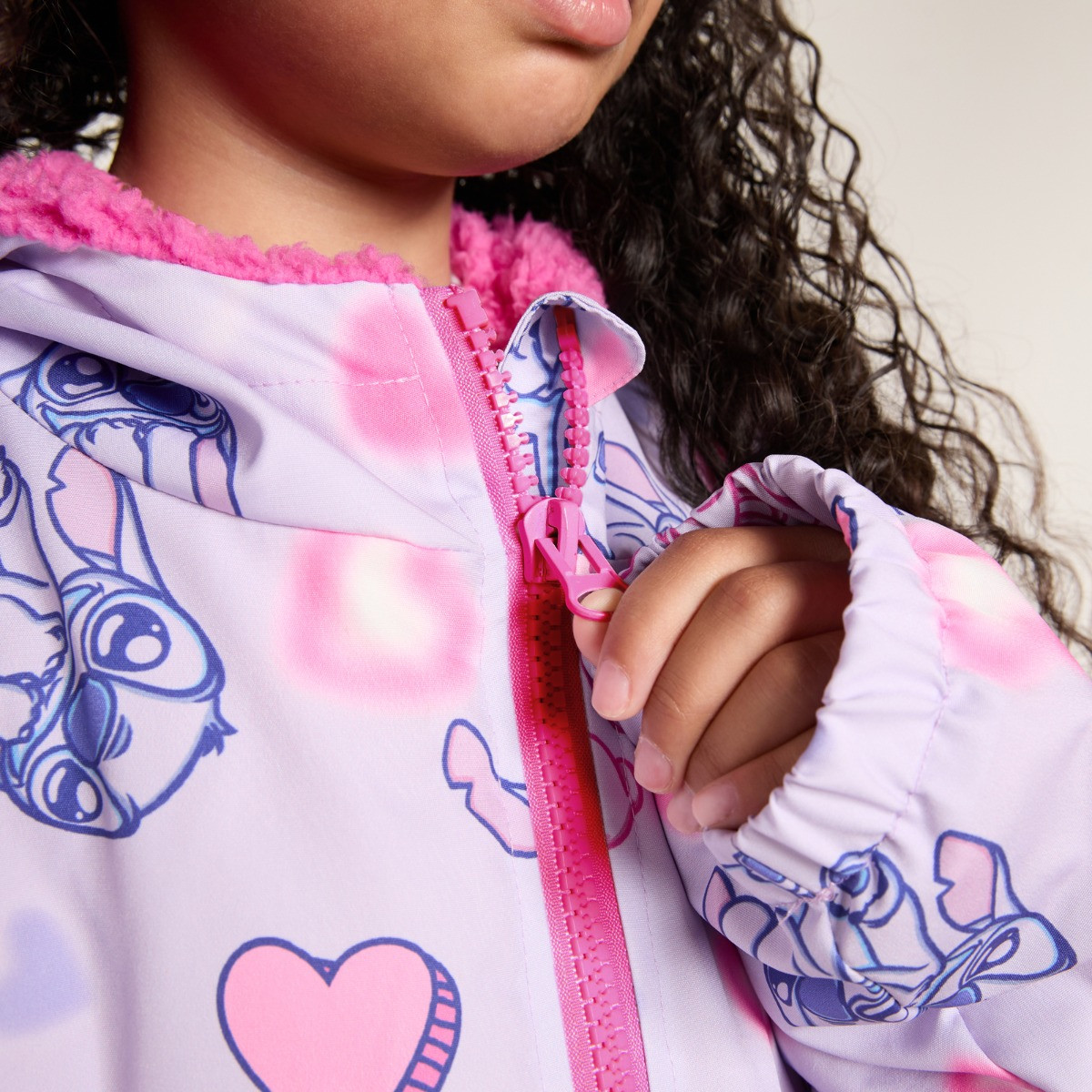 OHS Kids Water Resistant Stitch & Angel Print Sherpa Drying Robe - Lilac/Pink>
