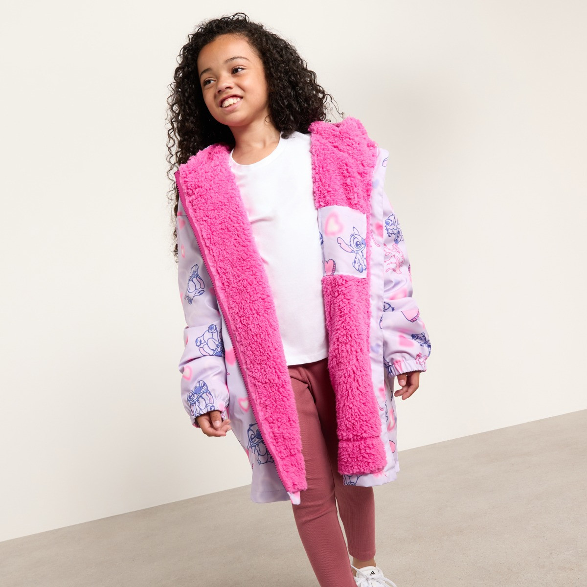 OHS Kids Water Resistant Stitch & Angel Print Sherpa Drying Robe - Lilac/Pink>