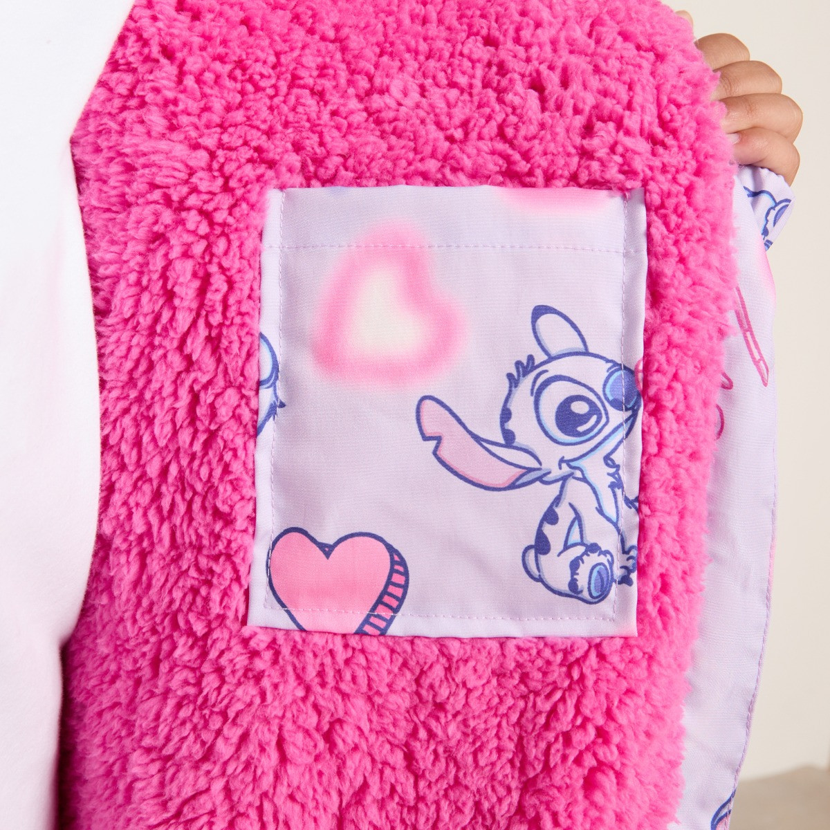 OHS Kids Water Resistant Stitch & Angel Print Sherpa Drying Robe - Lilac/Pink>