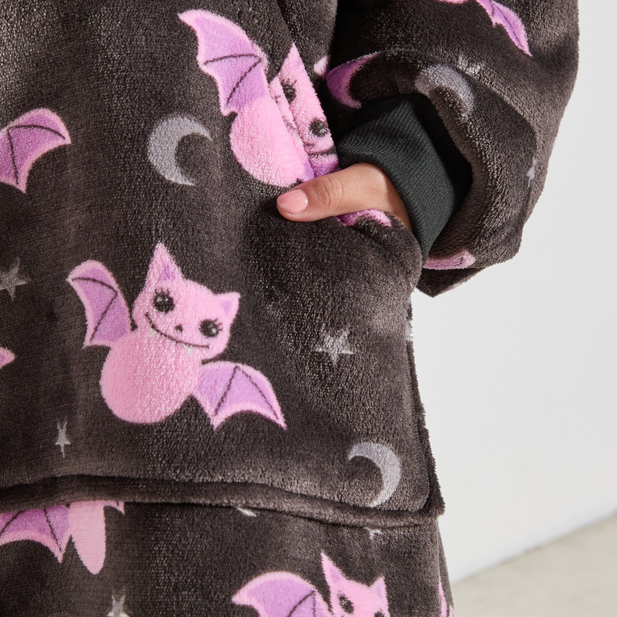 OHS Supersoft Kids Bat Print Hoodie Blanket - Black>