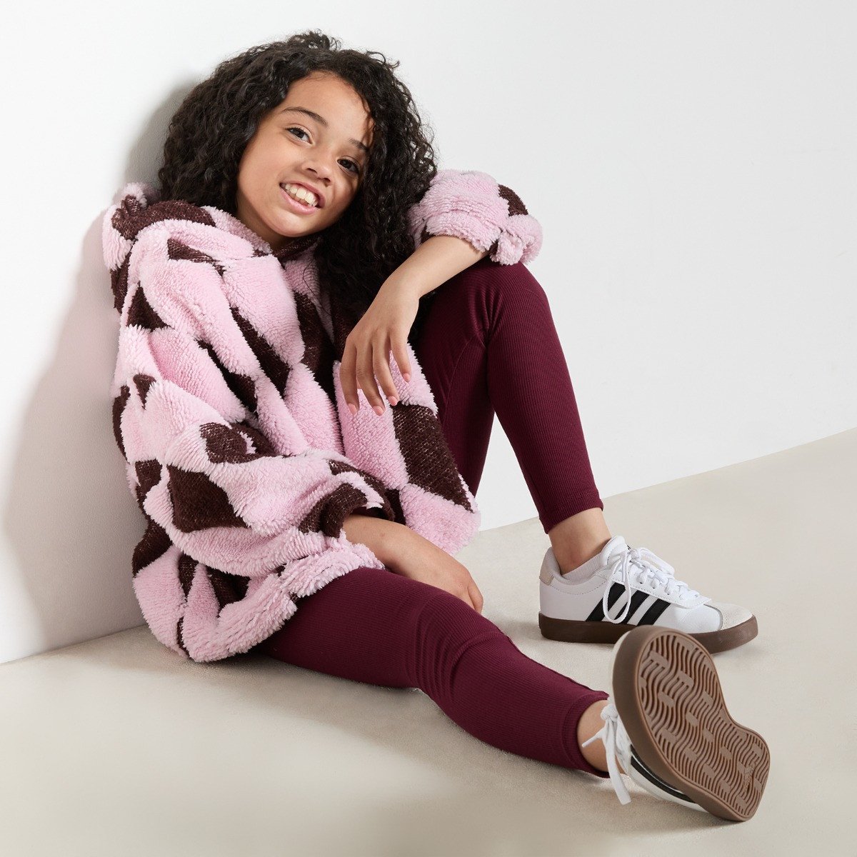 OHS Kids Tufted Harlequin Teddy Fleece Cropped Hoodie - Burgundy/Pink>