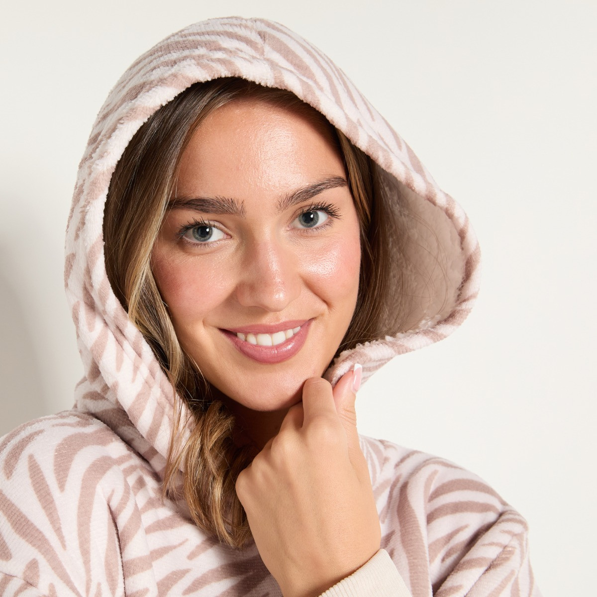 OHS Zebra Print Fleece Hoodie & Cuffed Jogger Pyjama Set - Beige>
